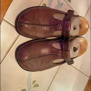 CLARKS UNSTRUCTURED CLOGS!! EUC size 10